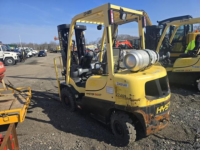 Image of Hyster H50XT equipment image 2