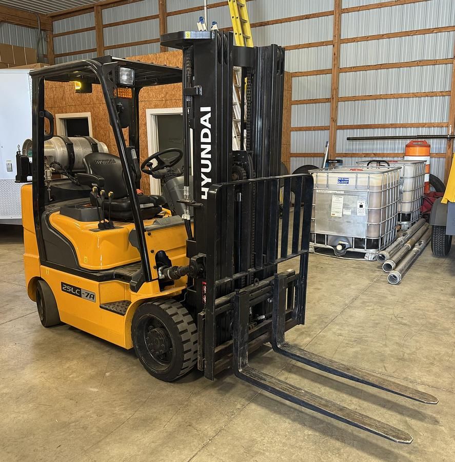 2019 Hyundai 25LC-7A Equipment Image0