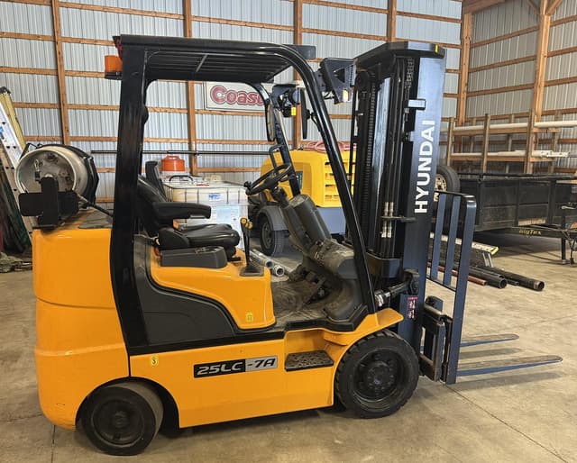 Image of Hyundai 25LC-7A equipment image 1