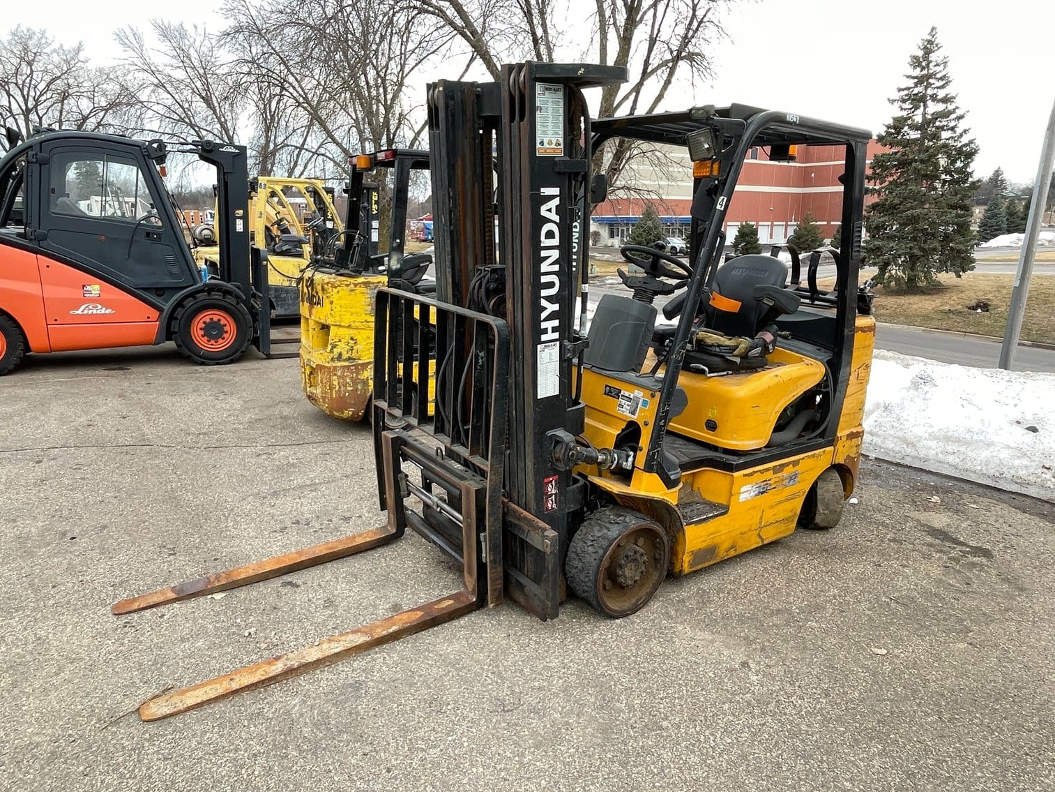 2019 Hyundai 25LC-7A Equipment Image0