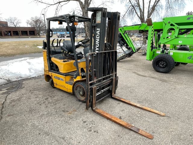 Image of Hyundai 25LC-7A equipment image 2