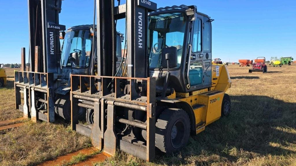 2019 Hyundai 70D-9 Equipment Image0