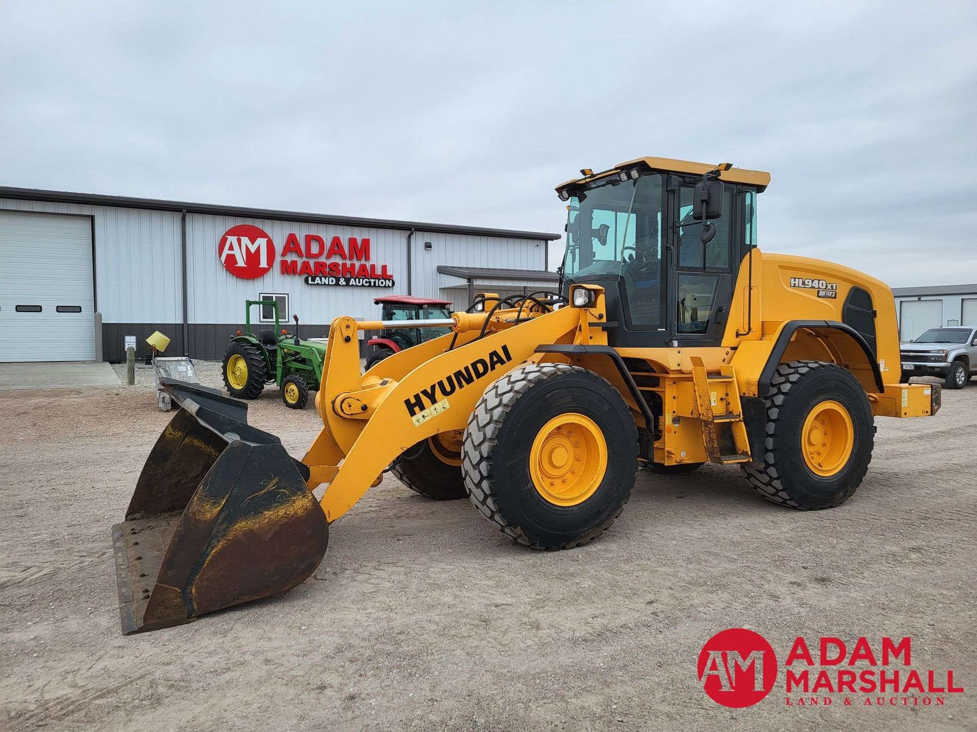 2019 Hyundai HL940XT Equipment Image0