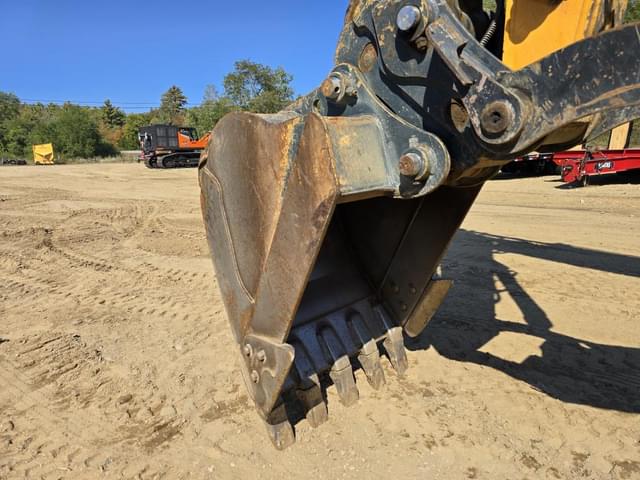 Image of Hyundai HX140L equipment image 2