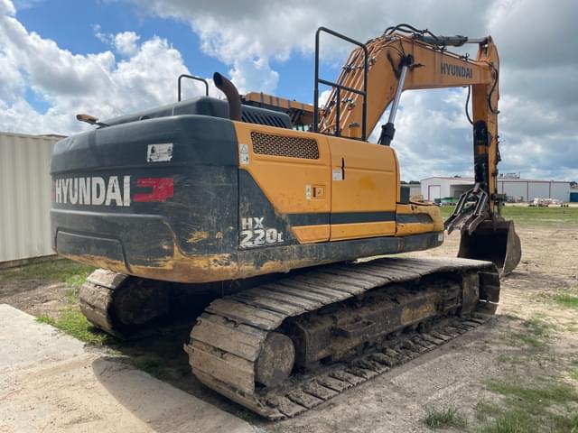 Image of Hyundai HX220L equipment image 4