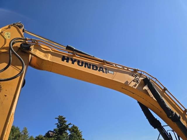 Image of Hyundai HX300L equipment image 3