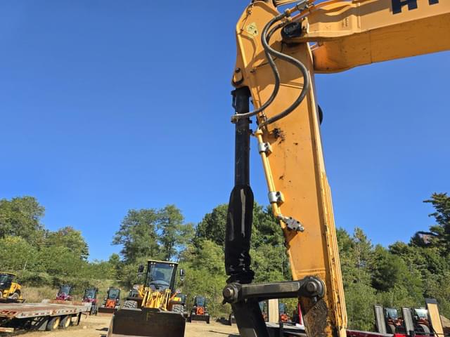 Image of Hyundai HX300L equipment image 2