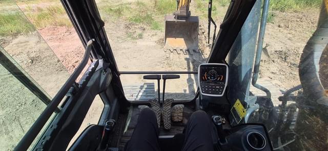 Image of Hyundai HX380L equipment image 3