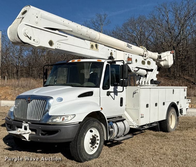 2019 International 4300 Equipment Image0