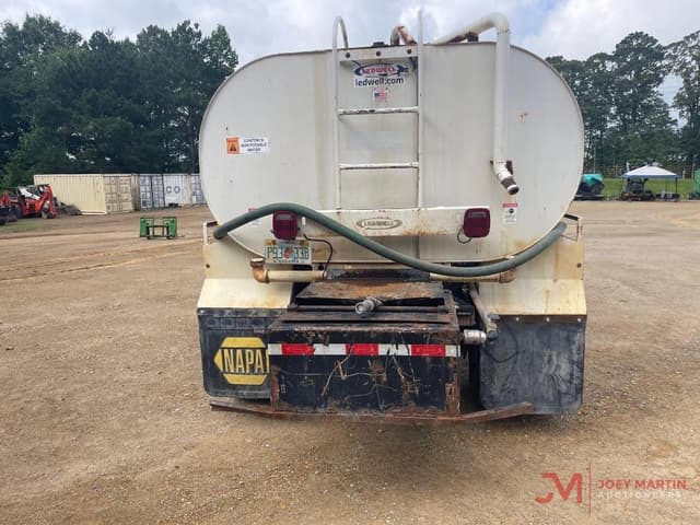 Image of International 4300 equipment image 3