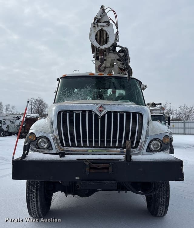 Image of International 7300 SFA equipment image 1