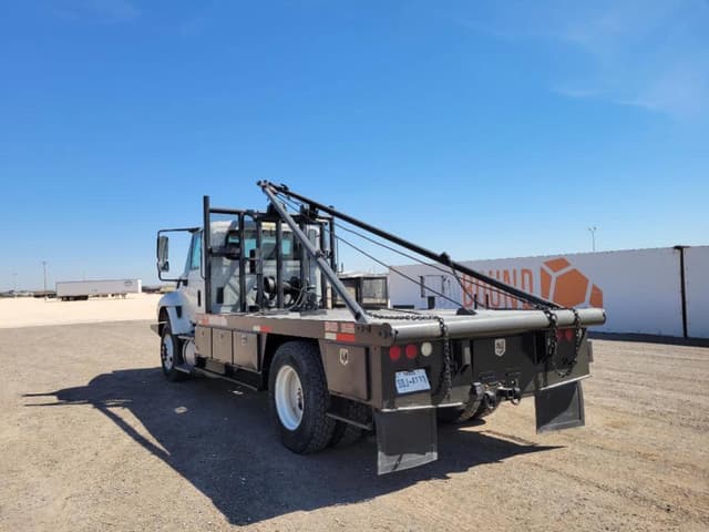 Image of International 7300 equipment image 2