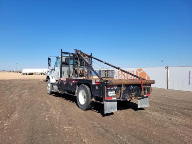 Image of International 7300 equipment image 2