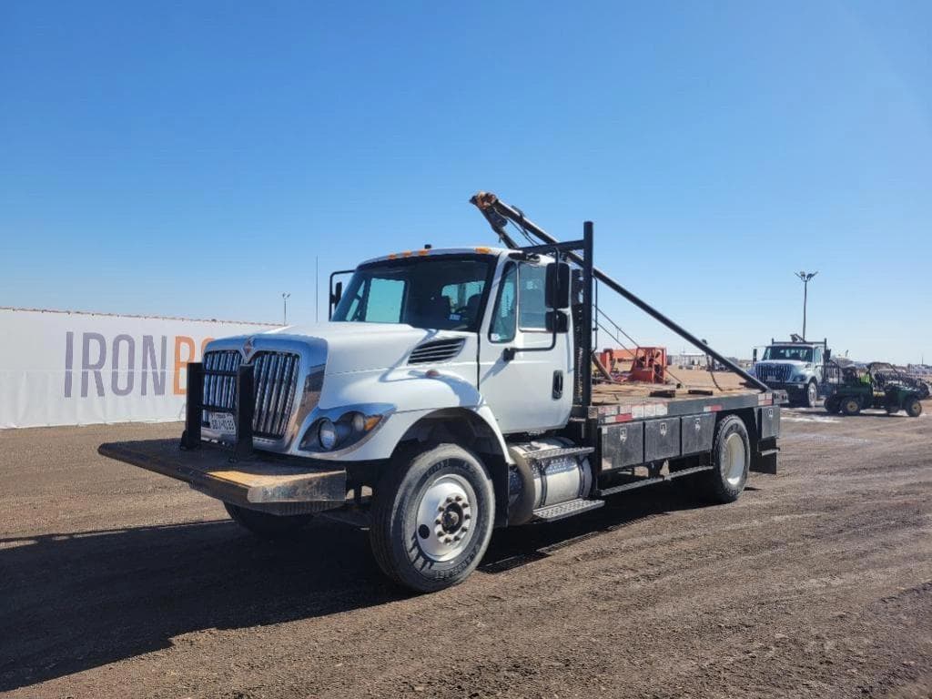 Image of International 7300 Primary image