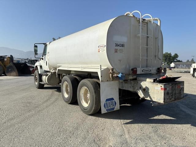 Image of International 7400 SBA equipment image 3