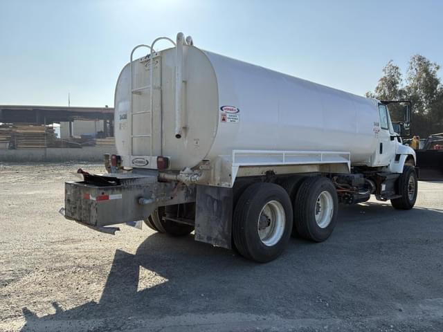 Image of International 7400 SBA equipment image 2