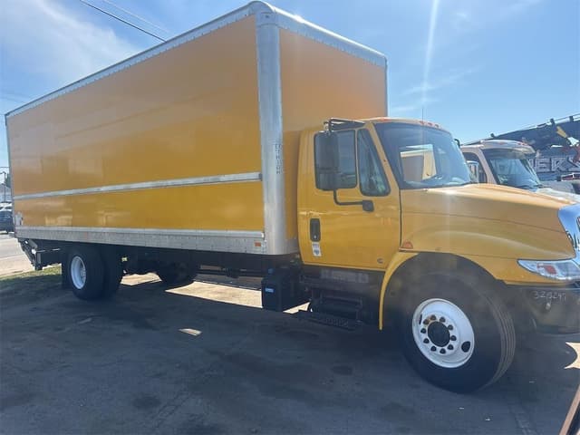 Image of International Durastar 4300 equipment image 3