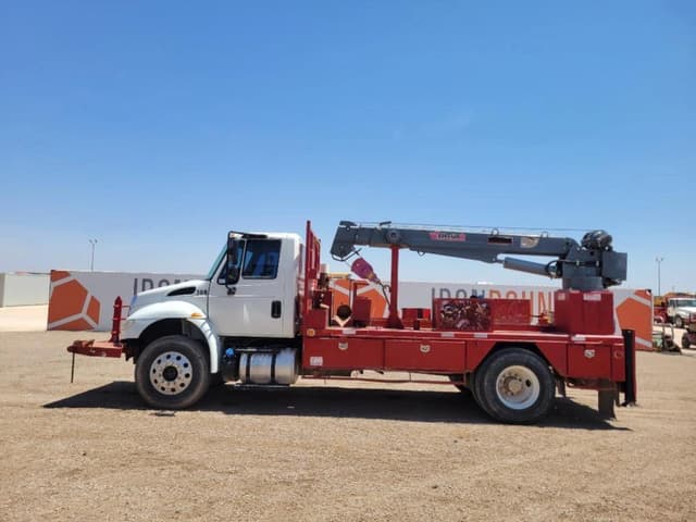 Image of International Durastar 4300 equipment image 1