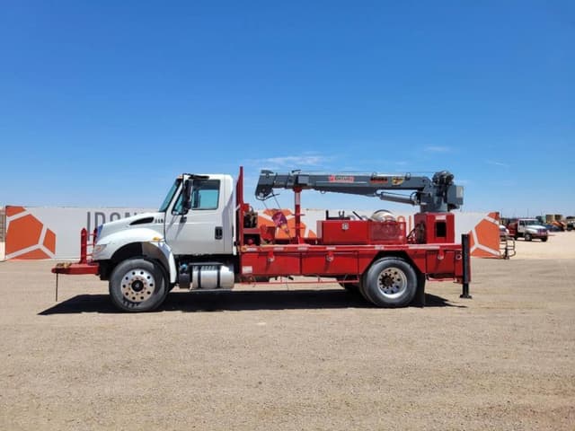 Image of International Durastar 4300 equipment image 1
