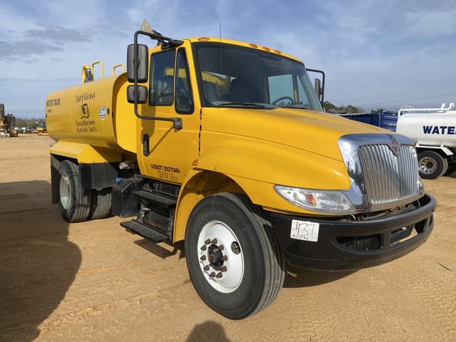 Image of International Durastar 4300 equipment image 3