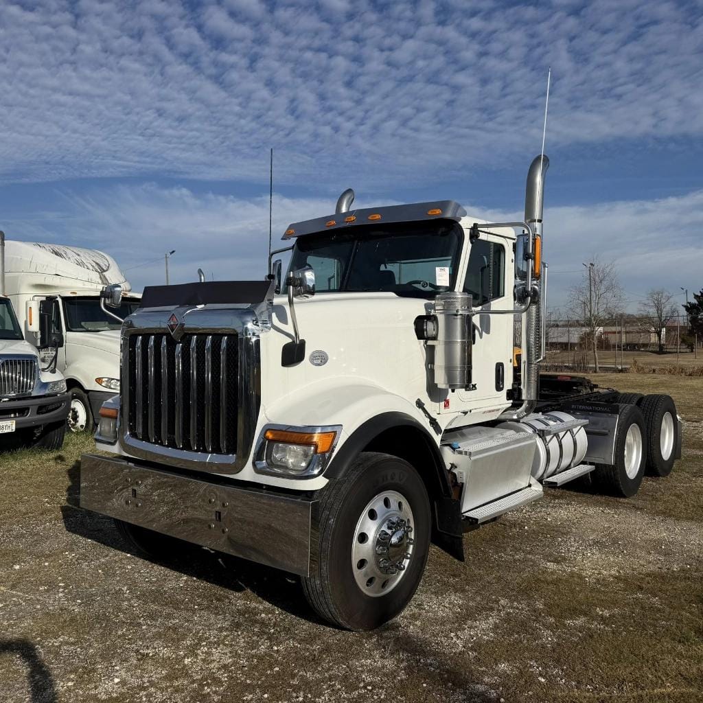 2019 International HX Equipment Image0