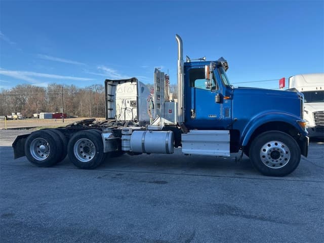 Image of International HX equipment image 3