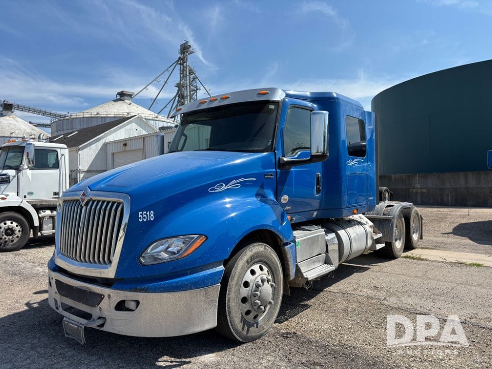2019 International LT625 Equipment Image0