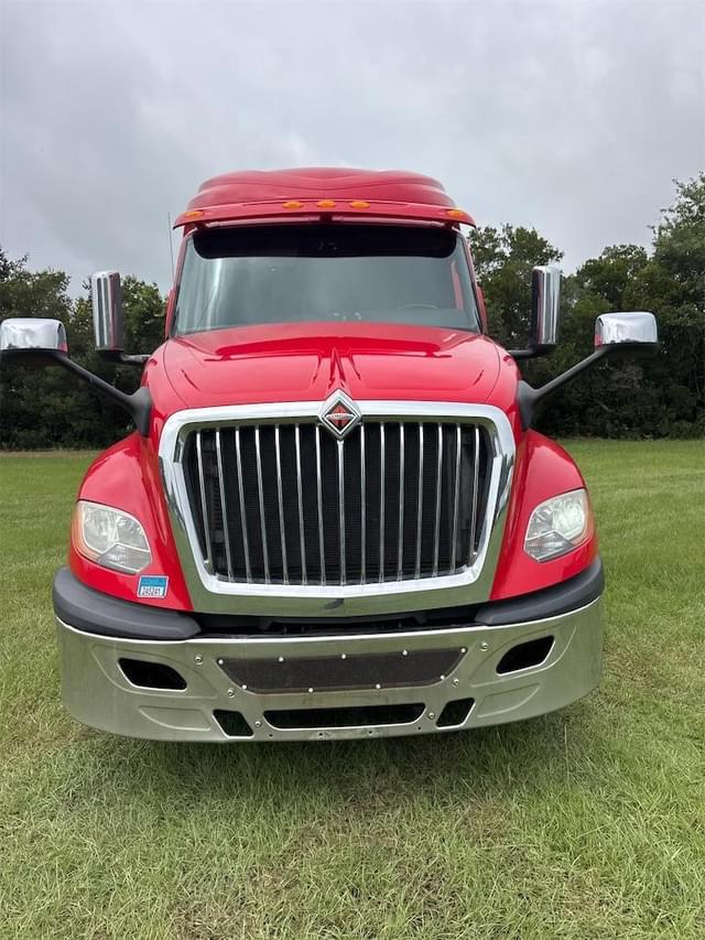 Image of International LT equipment image 1