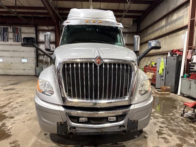 Image of International LT equipment image 1