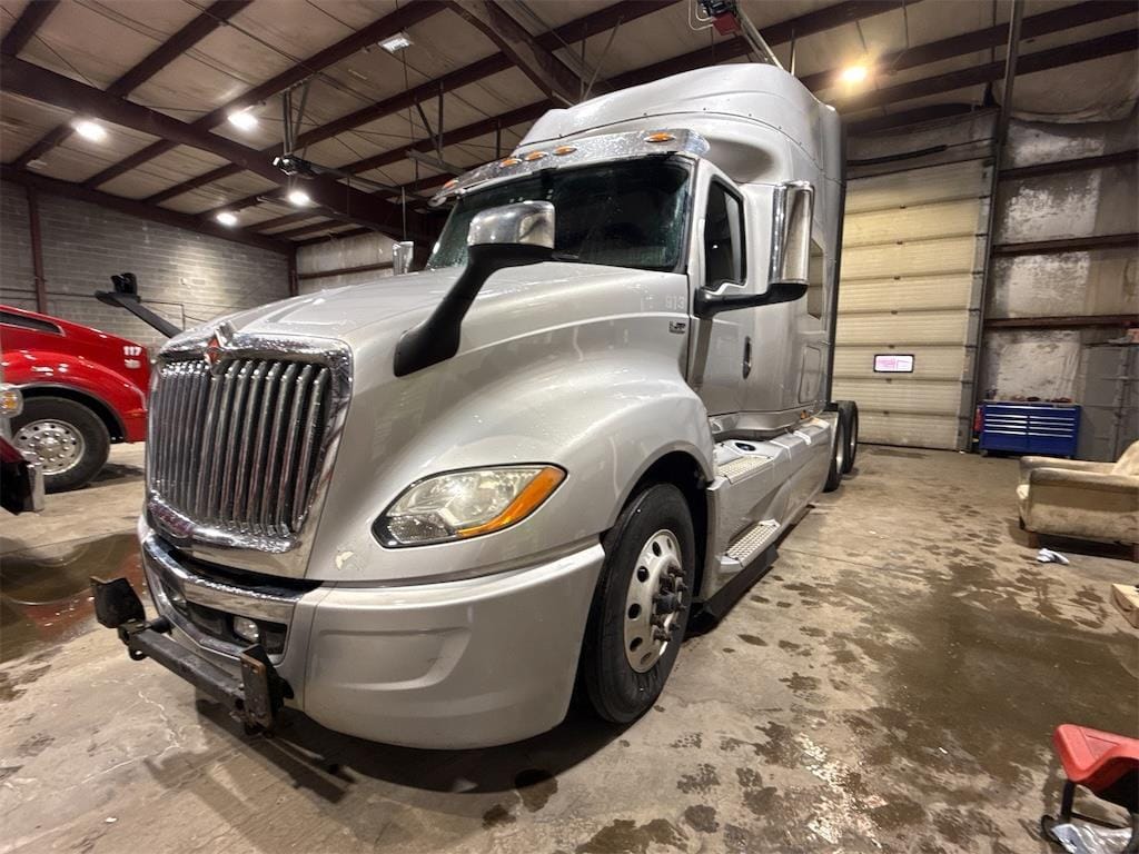 2019 International LT Equipment Image0