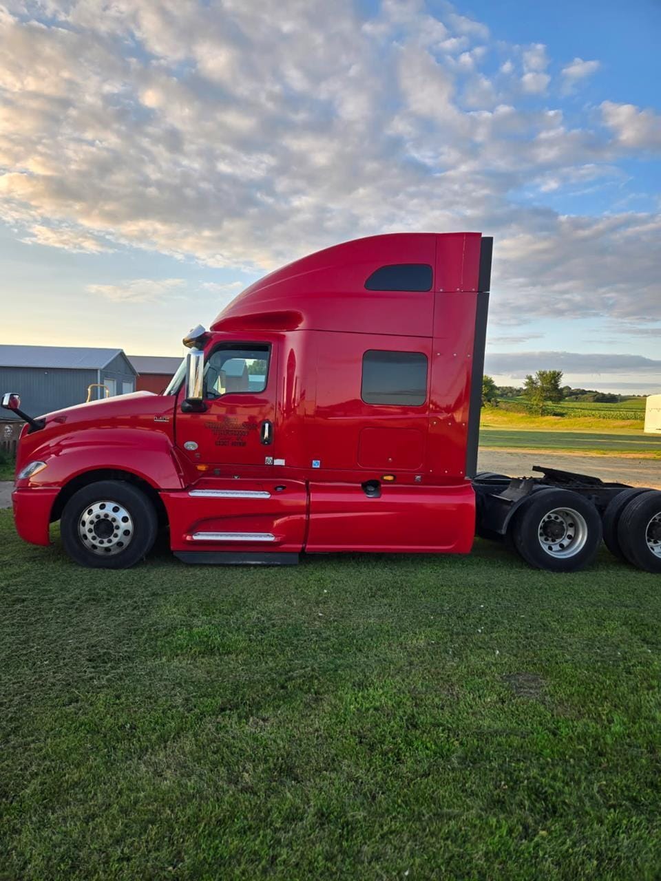 2019 International LT625 Equipment Image0