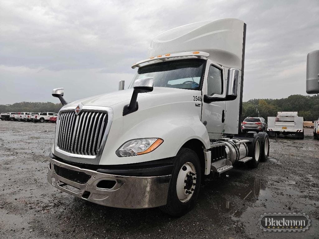 2019 International LT625 Equipment Image0