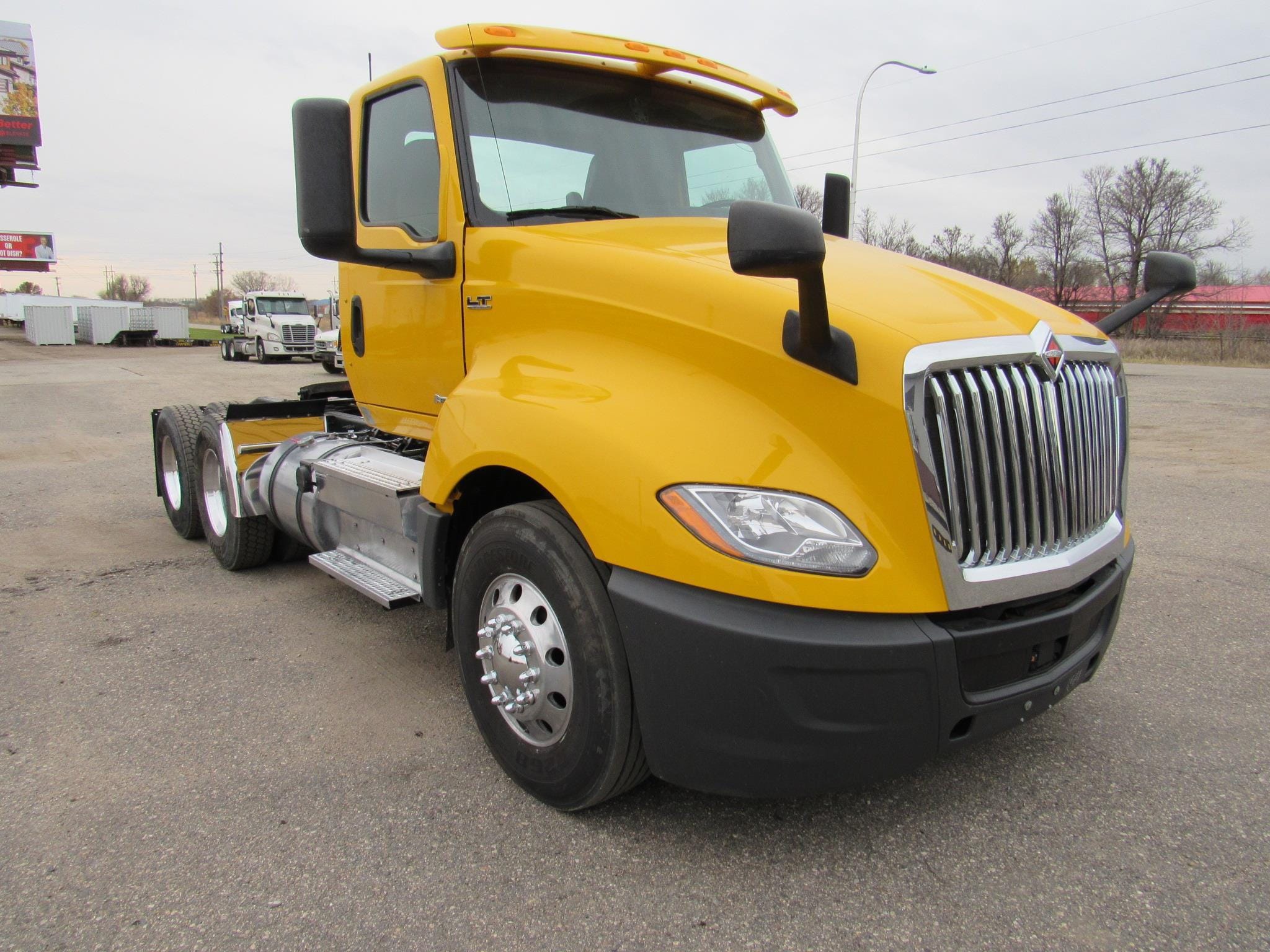 2019 International LT Equipment Image0