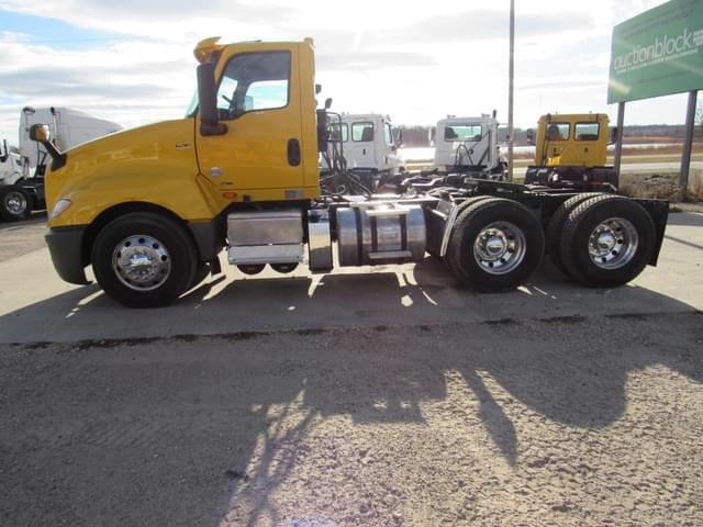 Image of International LT equipment image 4