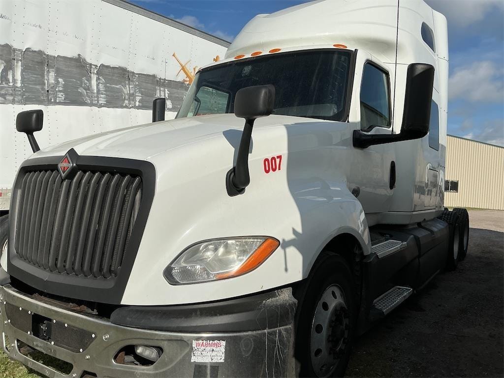 2019 International LT Equipment Image0