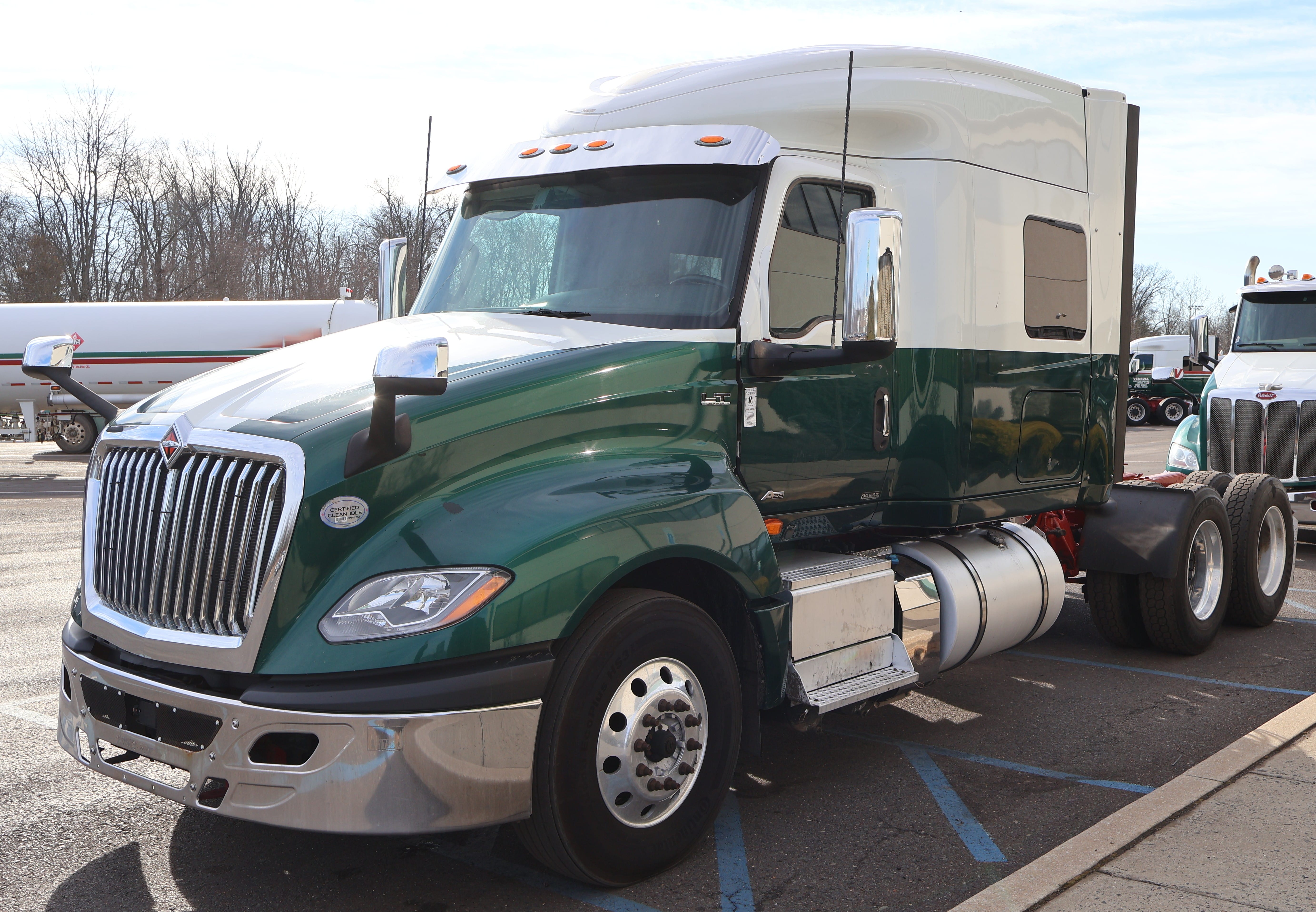 2019 International LT Equipment Image0