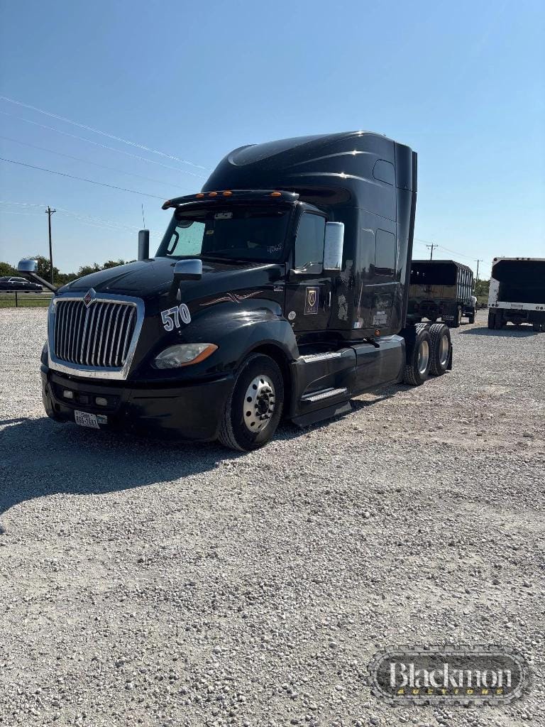 2019 International LT Equipment Image0