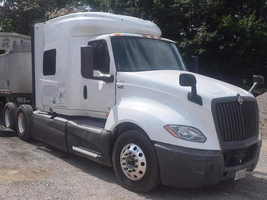 Image of International LT625 Primary image