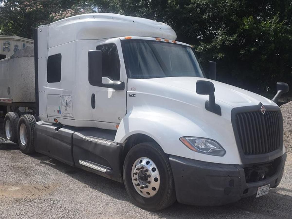 2019 International LT625 Equipment Image0