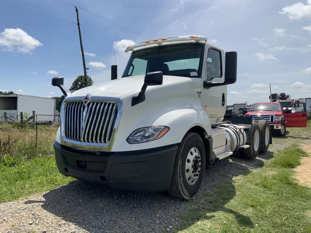 2019 International LT625 Equipment Image0