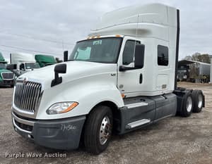 2019 International LT625 Image