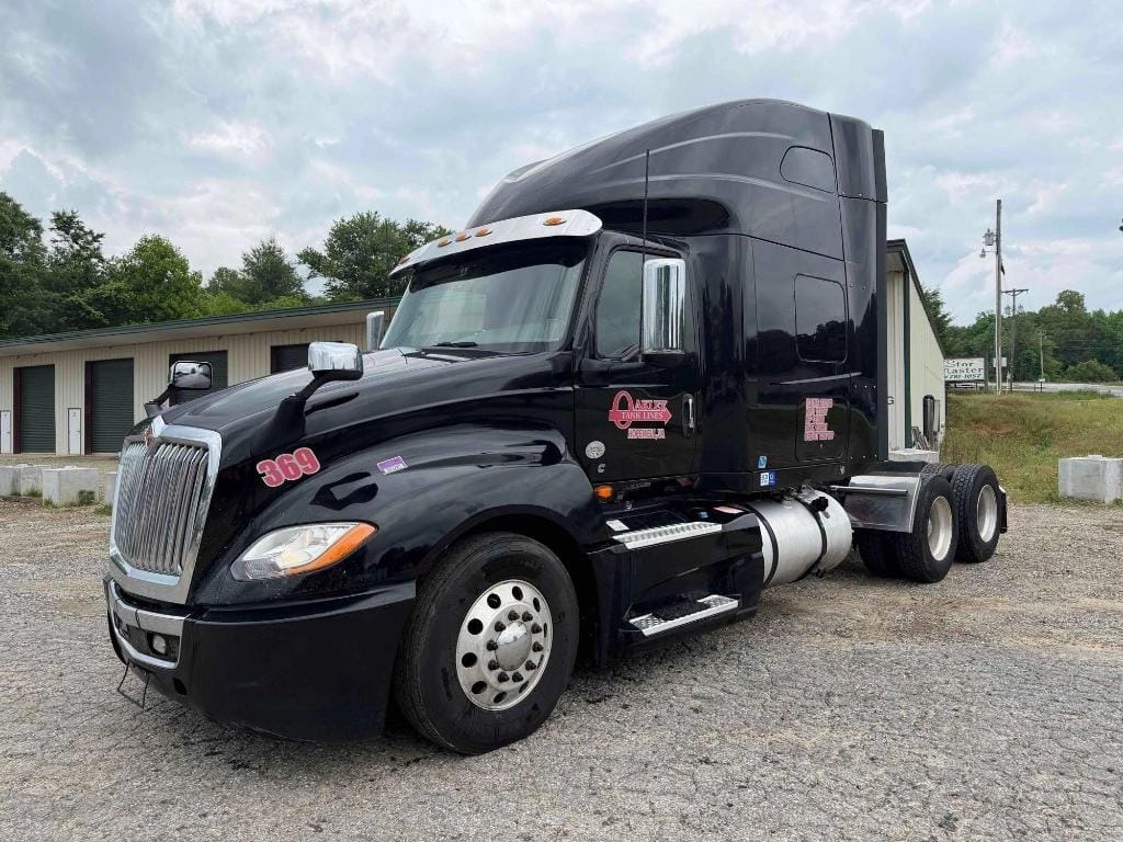 2019 International LT625 Equipment Image0
