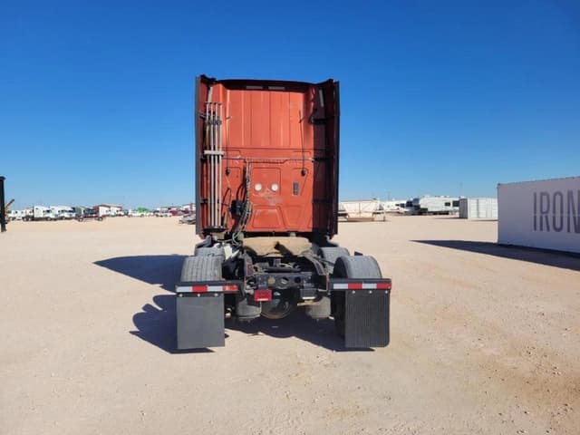 Image of International LT625 equipment image 3