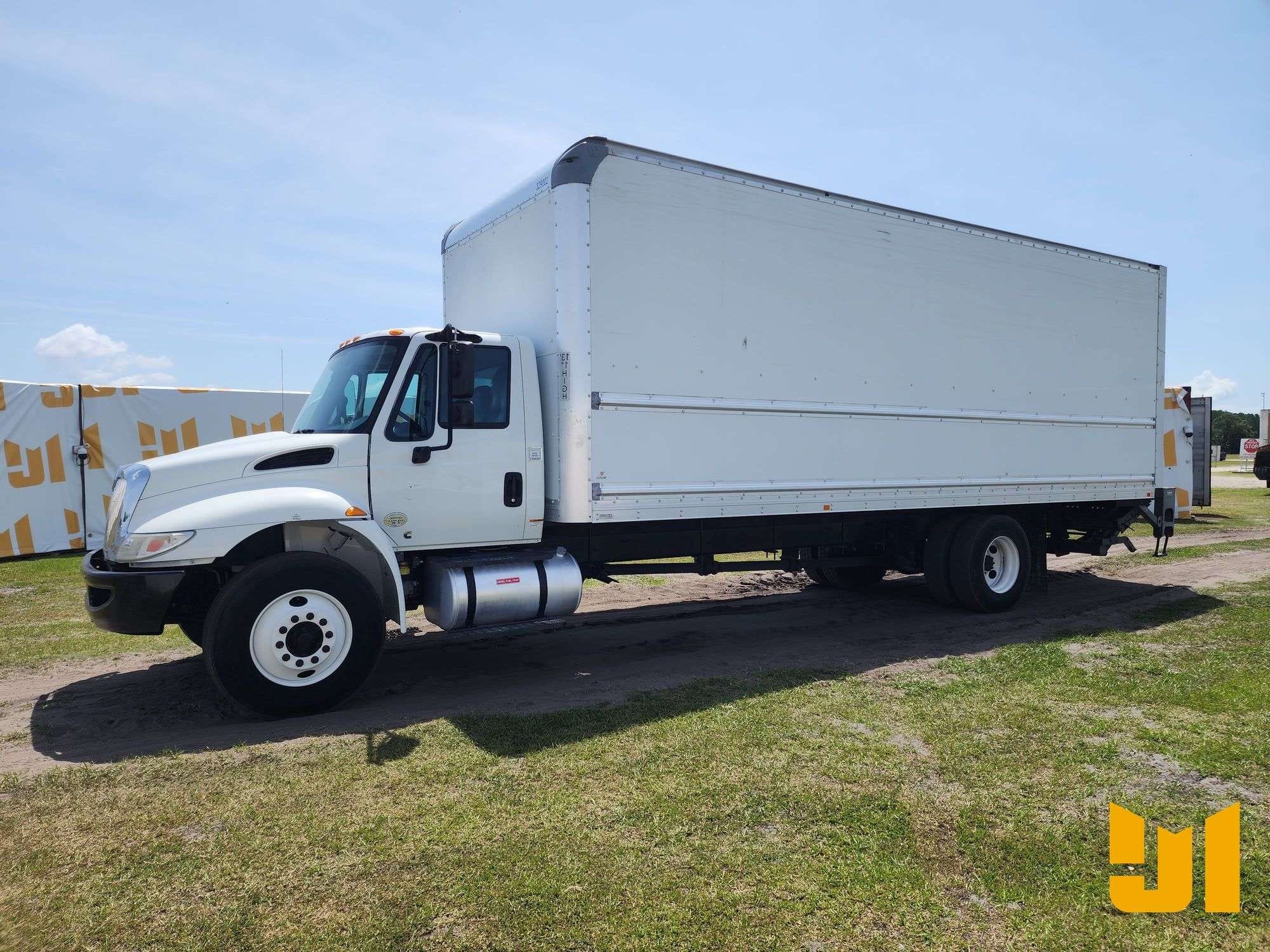 2019 International 4300 SBA Equipment Image0