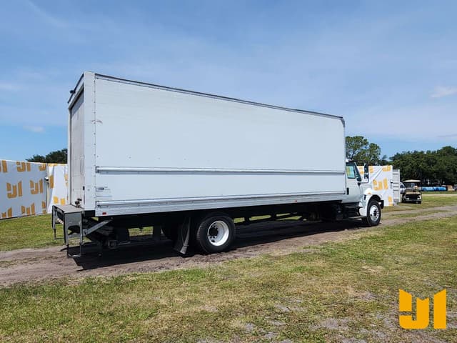 Image of International 4300 SBA equipment image 4