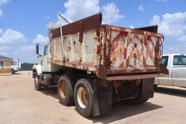 Image of International Navistar equipment image 3