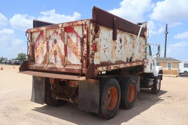 Image of International Navistar equipment image 2