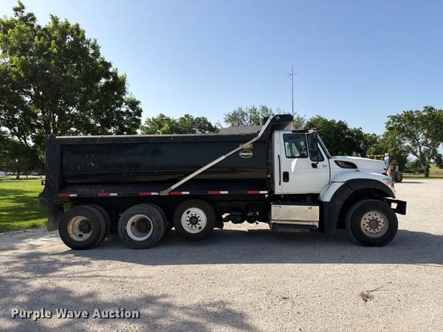 Image of International WorkStar 7600 equipment image 3
