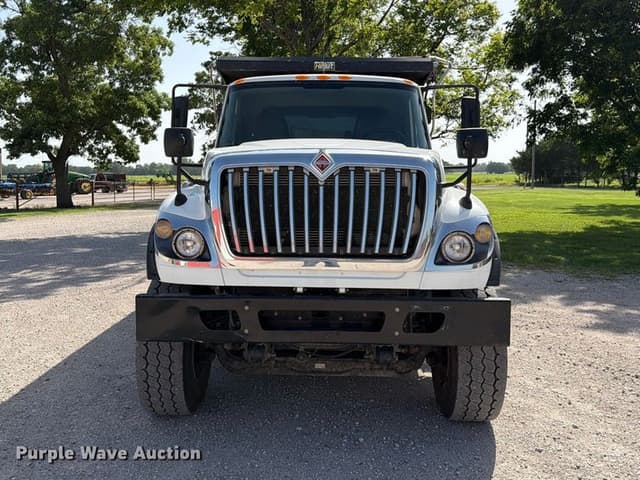 Image of International WorkStar 7600 equipment image 1