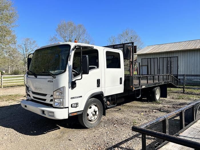 2019 Isuzu NPR-HD Equipment Image0